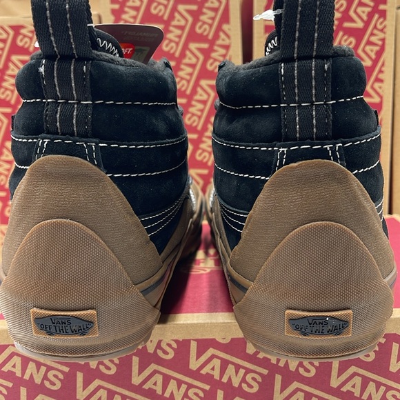 Vans WMNS Sk8-Hi Dip Mte-2
Black/Gum
VN0009QKB9M
Boots Cold Weather Sneakers - Picture 13 of 16